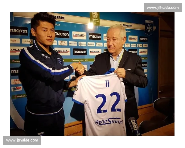 杜月徵:马贝拉 1000 欧月薪仅够糊口,留洋前锋的坚守与现实 杜月徵:马贝拉 1000 欧月薪仅够糊口,留洋前锋的坚守与现实