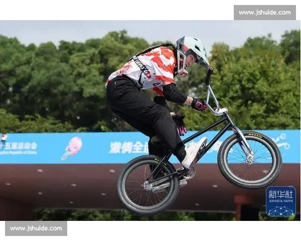 十五运四川首金诞生!小轮车队包揽冠亚军 十五运四川首金诞生!小轮车队包揽冠亚军