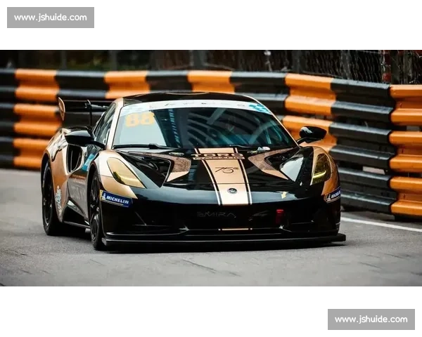 浙江赛道惊魂:莲花 Emira 200kmh 撞墙致驾驶员骨折 浙江赛道惊魂:莲花 Emira 200kmh 撞墙致驾驶员骨折